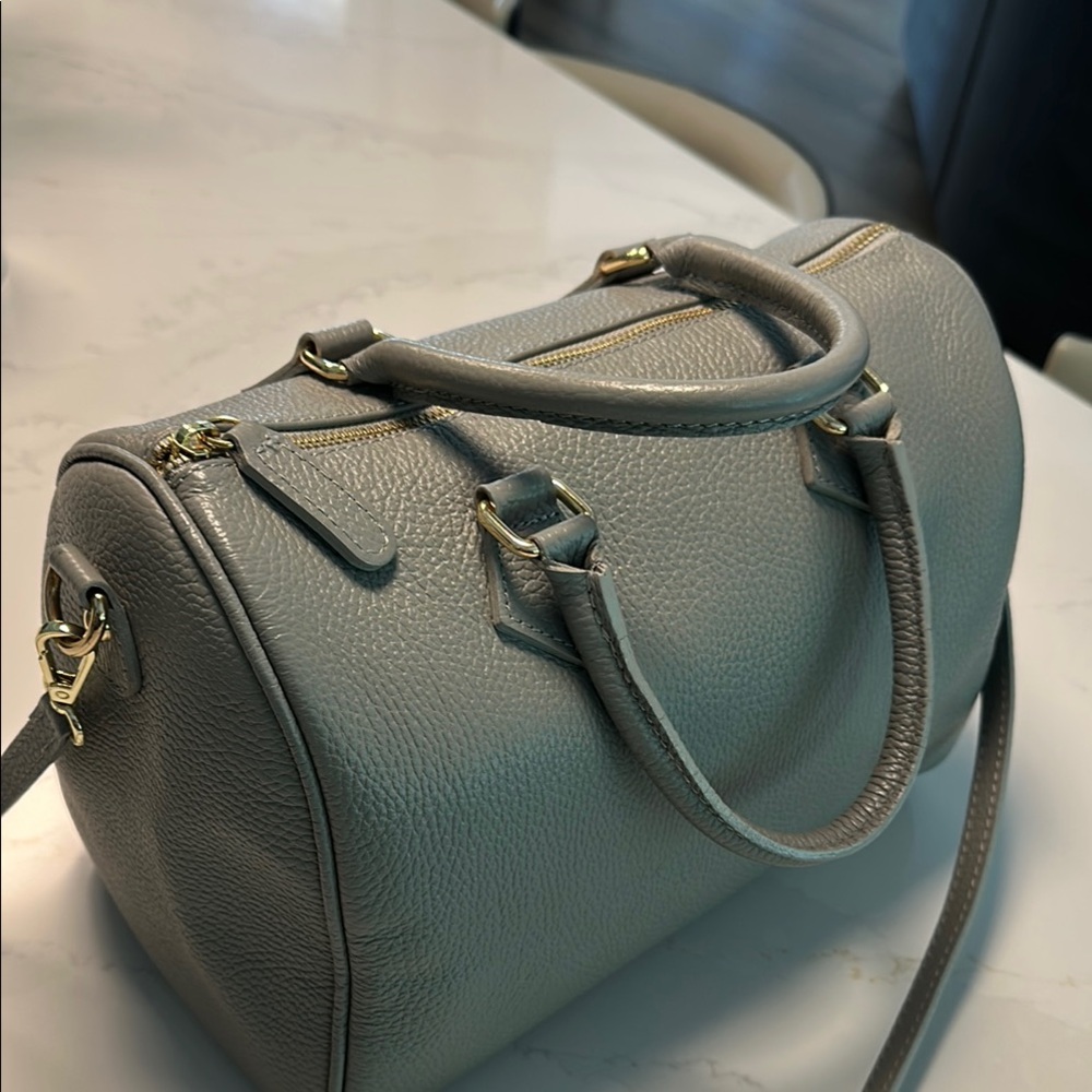 Borse In Pelle- Elegant Made in Italy Gray Leather Handbag With Gold Hardware